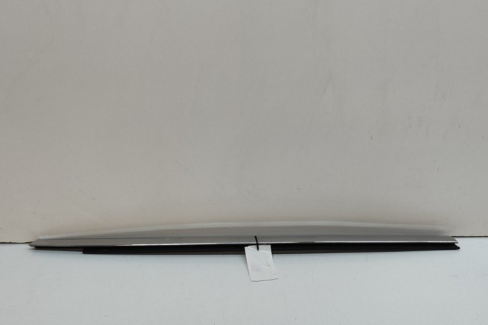 Chedar geam ușă dreapta spate TESLA MODEL S 2018 OEM: 6009604-00-C | 31873321