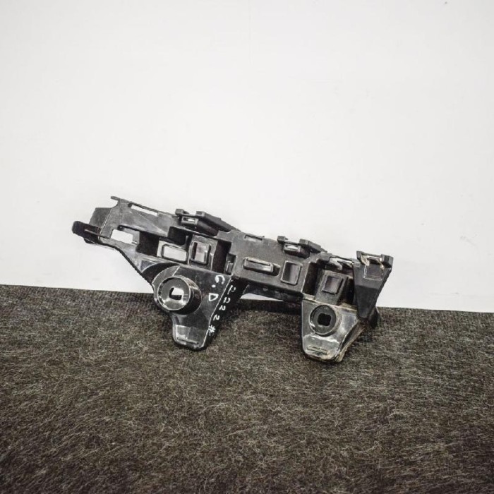 Suport bara de protecție dreapta spate VW PASSAT B8 3G2 2016 OEM: 3G5807484 | 3474542