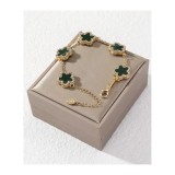 Cumpara ieftin Bratara Eleganta Aurie cu Flori Negre, Otel Inoxidabil - 716150