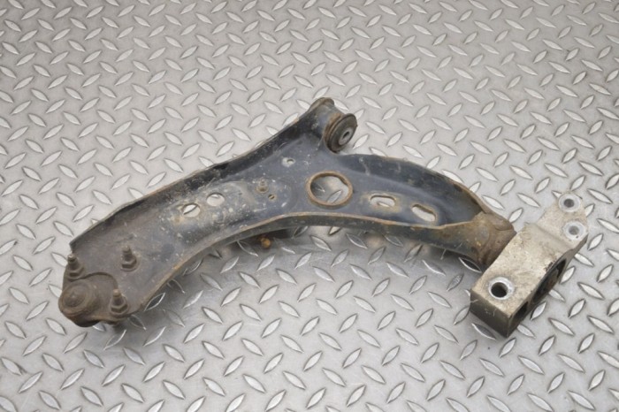 Braț inferior dreapta față VW CC 358 2014 18043969