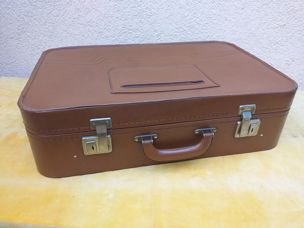 Geamantan vintage, valiza veche, bagaj decor recuzita geanta cufar retro  Rusia | Okazii.ro