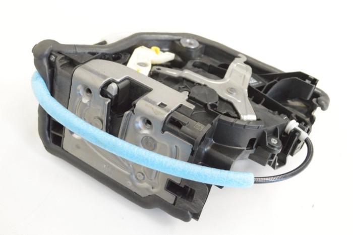 &Icirc;ncuietoare ușă st&acirc;nga față BMW X5 F15, F85 2016 OEM: 7362781 12146959