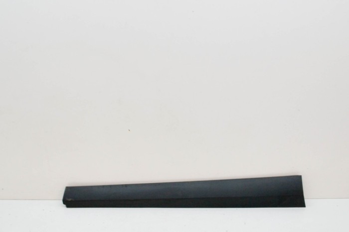 Bandou inferior ușă dreapta față MAZDA CX-3 DK 2016 OEM: D10E-51RA1 14585592