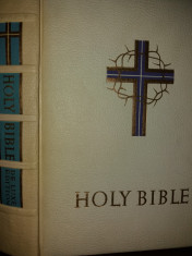 HOLY BIBLE - DE LUXE EDITION - BIBLIA - NOUL SI VECHIUL TESTAMENT {1960} foto