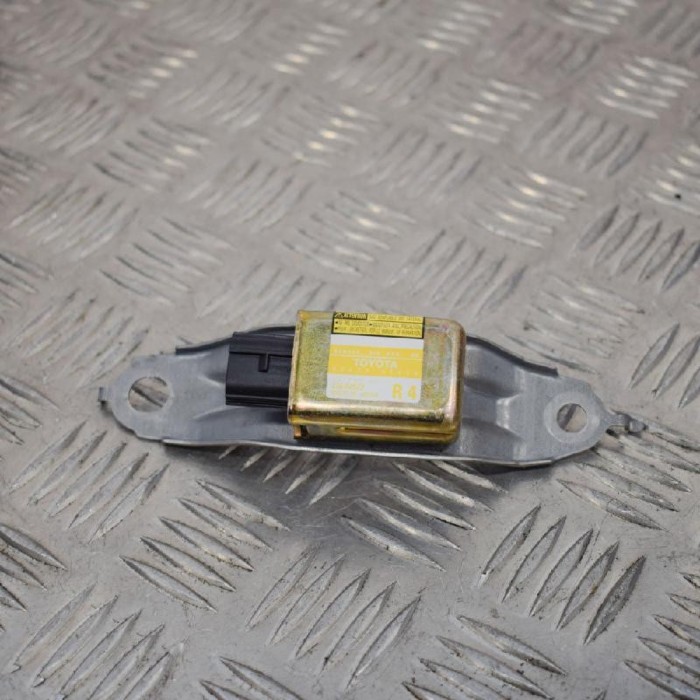 Senzor de impact dreapta spate TOYOTA PRIUS Hatchback _W2_ 2004 OEM: 89833-47030 2704550
