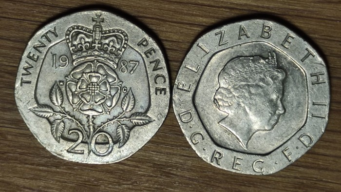 Anglia Marea Britania set 2 x 20 pence 1987 + 2000 busturi diferite Elisabeta