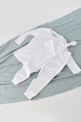 Set 3 piese: bluzita cu maneca lunga, pantaloni lungi si caciulita din bumbac organic si modal - Alb, BabyCosy (Marime: 6-9 luni foto