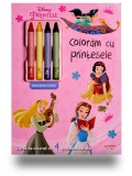 Cumpara ieftin Disney. Printese. Coloram cu printesele (contine 4 creioane cerate)