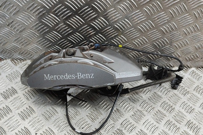 Etrier de fr&acirc;nă dreapta față MERCEDES-BENZ SL R231 2018 OEM: A2314213898 25389112