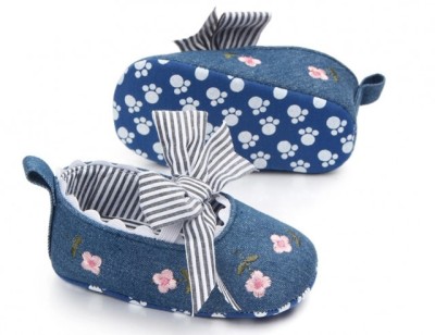 Pantofiori denim cu floricele (Marime Disponibila: 3-6 luni (Marimea 18 foto