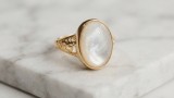 Cumpara ieftin Inel din Argint 925 Placat cu Aur Vintage Nacre Oval , Eleganta Nostalgica E i Irizatii de Lux