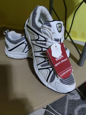 Adidași veer noi foto