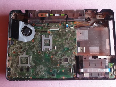 placa debaza si procesor laptop TOSHIBA SATELLITE L755D-11J foto