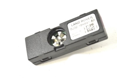 Amplificator de antena JAGUAR F-TYPE Coupe X152 2015 OEM: BJ32-18K891-AA | 12249359 foto