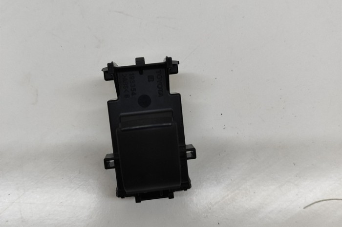 Buton geam ușă st&acirc;nga față TOYOTA YARIS CROSS MXP_ 2021 OEM: 84810-12100 31280189