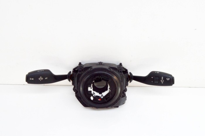 Maneta semnalizare ștergătoare BMW 2 Coupe F22, F87 2015 OEM: 9351140 17708656
