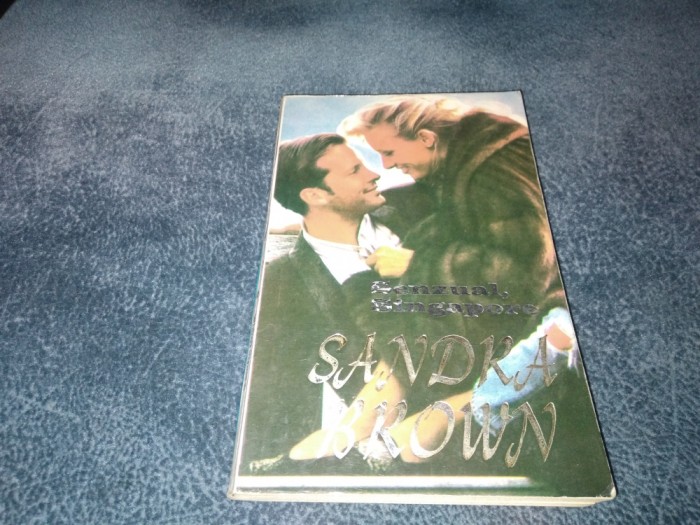 SANDRA BROWN - SENZUAL SINGAPORE