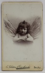 BACAU , STUDIO FOTO E. GOLDSTEIN si D. MOCIONSCHI , FETITA CU ARIPI DE INGER, FOTOGRAFIE C.D.V. , SFARSITUL SEC. XIX foto