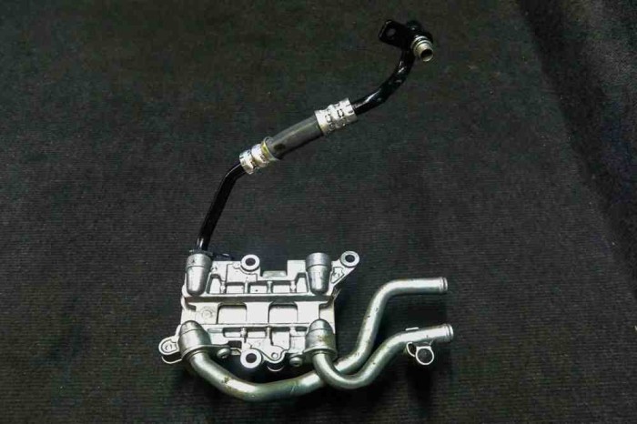 Răcitor de ulei VW TOUAREG 7P5 2011 OEM: 7P03170377P0121065AC7P0121065M