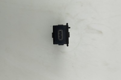 USB TOYOTA C-HR _X2_, _H2_ 2023 OEM: 85532-48030 | 30944224 foto