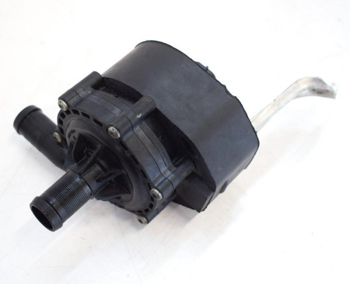 Pompa de apa auxiliara TESLA MODEL X 2016 OEM: 1037328-00-F 4111835