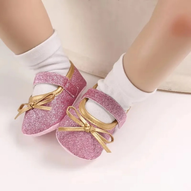 Pantofiori roz cu fundita aurie (Marime Disponibila: 12-18 luni (Marimea 21