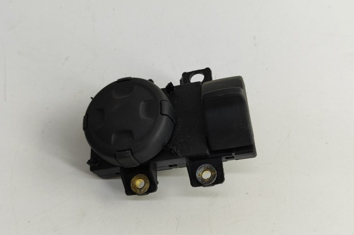 Buton de control scaun dreapta AUDI A8 D3 4E2, 4E8 2006 OEM: 4E0959777C 29399581