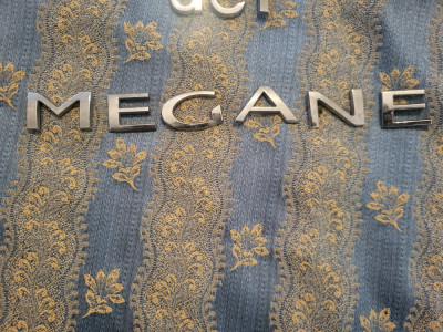 Emblemă &amp;#039;Megane&amp;#039; portbagaj Renault Megane 3 foto
