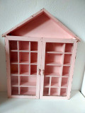 Vitrina raft dulapior miniaturi casuta, cu usi si sticla, vechi/vintage, roz
