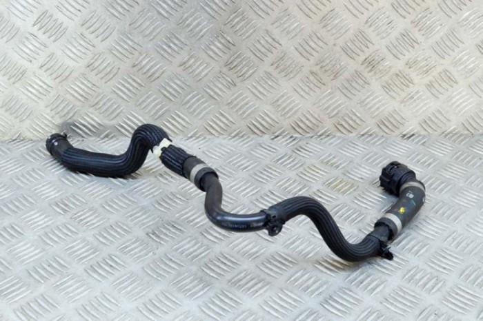 Furtun de lichid de răcire JAGUAR I-PACE X590 2020 OEM: J9D3-8D140-AD 17675916