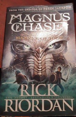 MAGNUS CHASE AND THE HAMMER OF THOR Rick Riordan foto