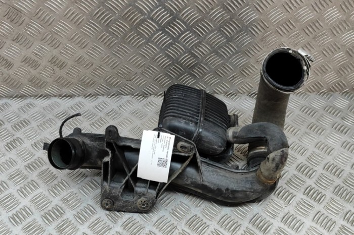 Rezonator de admisie AUDI Q5 8R 2013 OEM: 8K0129955A,8R0145709H,03G906051E,0281002977 23872678