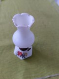 Lampa decorativa, rezervor din portelan si sticla opalina