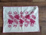 Fata de perna veche traditionala taraneasca cusuta manual pe panza, ata rosie
