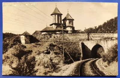 Manastirea Cornet - 1930 - tip fotografie, circulata, timbru foto