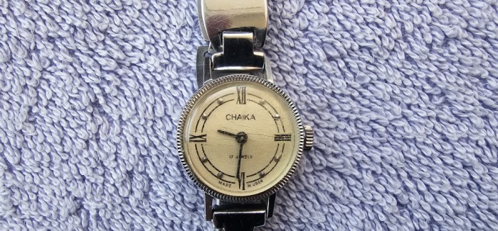 CEAS CHAIKA 17 RUBINE , DE FETITA . FUNCTIONEAZA ,MADE IN USSR .ANII 80 .
