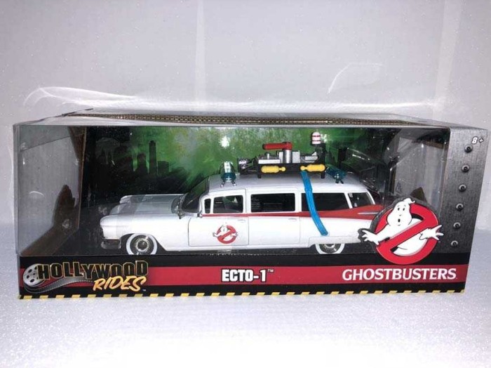 Macheta 1/24 GhostBusters Cadillac 1959 ecto-1
