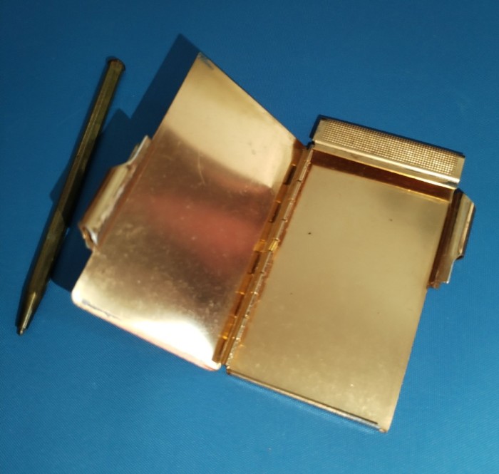 Suport portabil din alama cu arc, pentru notite sau carti vizita, cu pix vintage