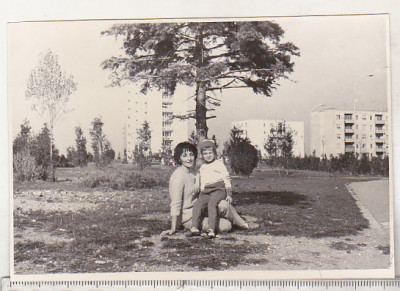 bnk foto Ploiesti - Cartierul Nord str Cameliei - parcul - 1969 foto
