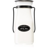Milkhouse Candle Co. Creamery Holiday Home lum&acirc;nare parfumată Milkbottle 227 g