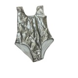Costum gimnastica , culoarea argintiu , marimea 5-6 ani