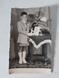 Fotografie veche anii 1948-1950, Transilvania, copil, tip carte postala, scrisa in maghiara si semnata Otto (draga bunica, te iubesc)