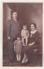 Bnk foto Portret de familie - Foto Popp (Ploiesti), Romania 1900 - 1950, Sepia, Portrete