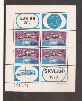 LP 867 Romania -1974-SKYLAB BLOC DE 4 MARCI SI 4 VINIETE DIFERITE, Nestampilat 2 foto