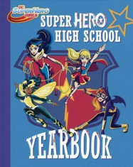 Super Hero High Yearbook! foto