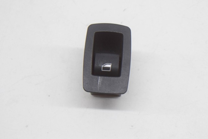 Buton geam ușă st&acirc;nga spate BMW 3 F30, F80 2014 OEM: 9208106 12320655