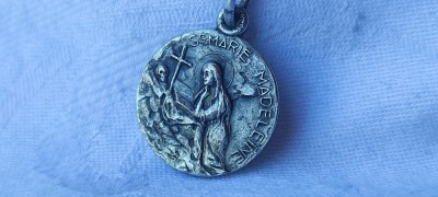 MEDALION SFANTA MAGDALENA 1900 = MARIE MADELEINE = APOSTOLUL APOSTOLILOR unic foto