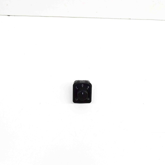 Comutator de reglare oglinda VW PASSAT B8 3G2 2015 OEM: 3G0959565B | 20414294