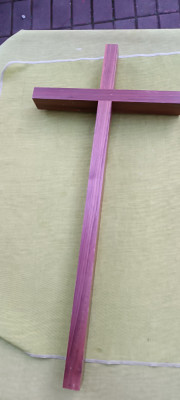 Crucifix mare din lemn foto