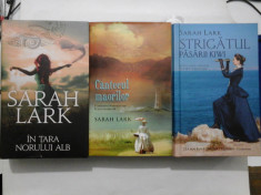 Saga: IN TARA NORULUI ALB (3 volume) - SARAH LARK foto